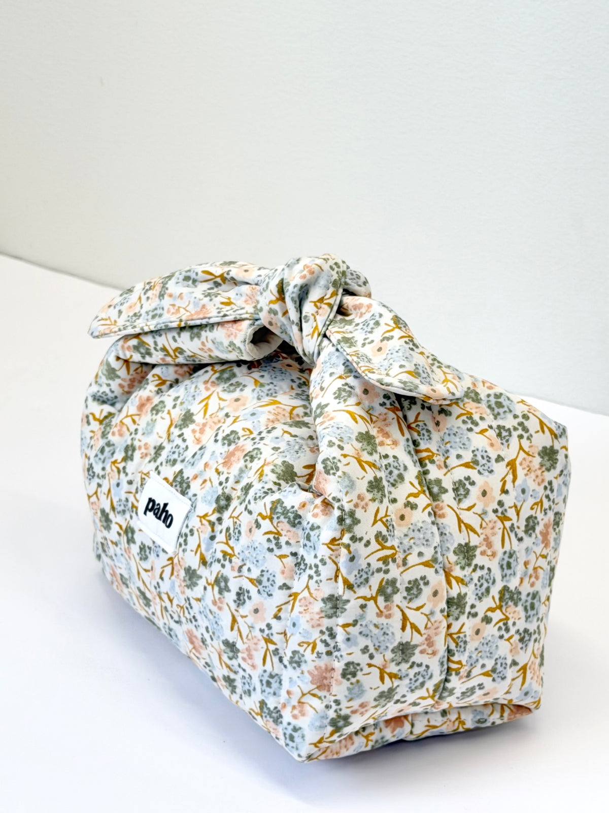 soft bloom knot bag