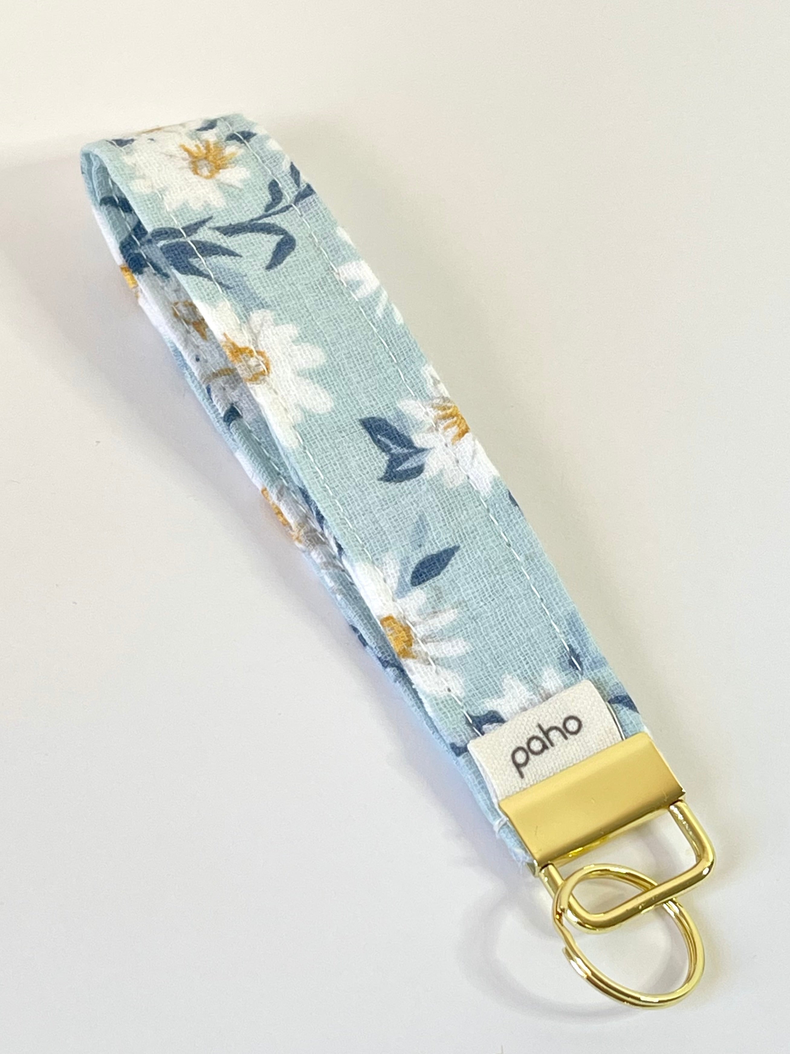 Daisy Wristlet